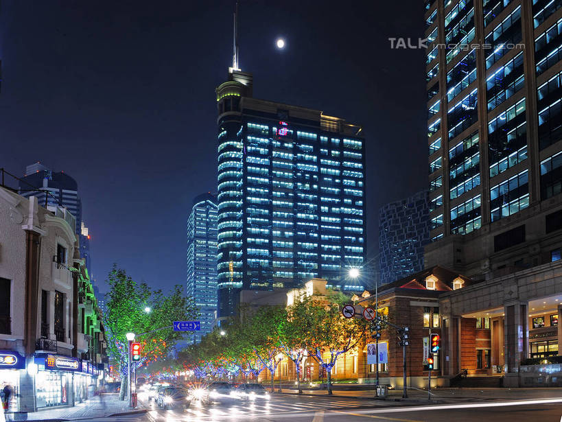 无人,高楼大厦,横图,室外,夜晚,仰视,度假,美景,植物,城市风光,城市,大厦,道路,建筑,路,路灯,摩天大楼,夜景,公路,照明,上海,中国,亚洲,阴影,光线,影子,景观,灯光,交通,娱乐,建设,灯,树,树木,绿色,自然,享受,休闲,景色,放松,生长,成长,淮海路,照亮,申,照明设备,卢湾区,东亚,淮海中路,上海市,中华人民共和国,沪,华东地区,马路,彩图,低角度拍摄,大楼,高层建筑,高楼,摩天楼,shgcy1