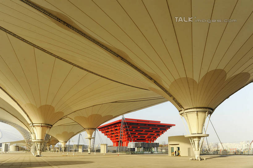 无人,横图,室外,白天,仰视,度假,美景,城市风光,标志建筑,城市,地标,建筑,上海,中国,亚洲,阴影,光线,影子,景观,娱乐,建设,蓝色,蓝天,天空,阳光,天,享受,休闲,上海世博馆,世博馆,世博轴,中国国家馆,上海世博会,世博,世博会,景色,放松,晴朗,申,中国馆,东亚,世博园,阳光谷,上海市,万里无云,中华人民共和国,沪,华东地区,晴空,晴空万里,彩图,低角度拍摄,shgcy1