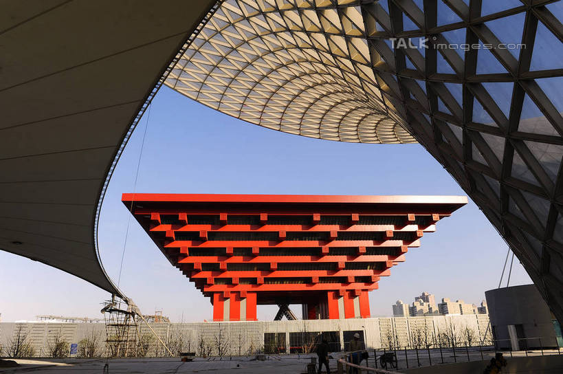 无人,横图,室外,白天,仰视,度假,美景,植物,城市风光,标志建筑,城市,地标,建筑,上海,中国,亚洲,阴影,光线,影子,景观,娱乐,建设,树,树木,蓝色,绿色,蓝天,天空,阳光,自然,天,享受,休闲,上海世博馆,世博馆,世博轴,中国国家馆,上海世博会,世博,世博会,景色,放松,生长,晴朗,成长,申,中国馆,东亚,世博园,阳光谷,上海市,万里无云,中华人民共和国,沪,华东地区,晴空,晴空万里,彩图,低角度拍摄,shgcy1