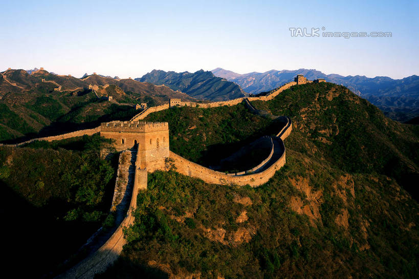 无人,横图,室外,白天,正面,旅游,度假,名胜古迹,山,山脉,地标,长城,中国,亚洲,阴影,遗迹,光线,影子,墙,山峰,山峦,古迹,文物,娱乐,古建筑,墙壁,墙面,蓝色,蓝天,天空,阳光,群山,天,享受,休闲,旅游胜地,放松,晴朗,万里长城,古文明,东亚,世界文化遗产,万里无云,中华人民共和国,晴空,晴空万里,彩图,标志性建筑,shgzq1