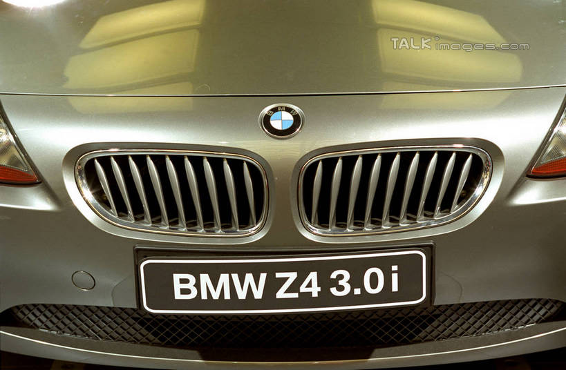 无人,横图,室内,特写,白天,正面,汽车,静物,上海,中国,亚洲,一辆,英文,标志,文字,字符,字母,宝马,标识,车,交通工具,轿车,展示,展览,车展,英文字母,申,徽章,载具,东亚,阿拉伯文,上海市,中华人民共和国,沪,华东地区,阿拉伯语,阿拉伯字母,彩图,汽车展览,shgzq1