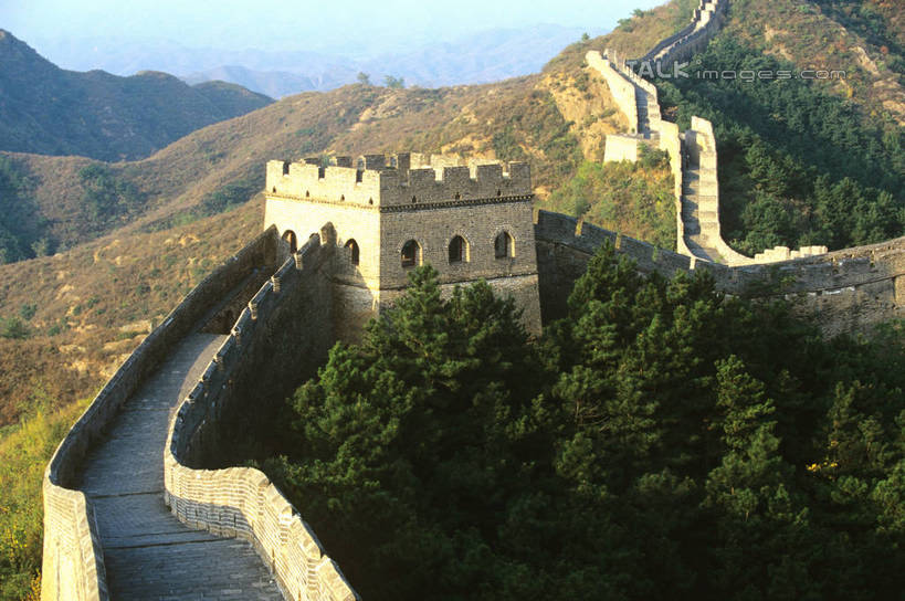 无人,横图,室外,白天,正面,旅游,度假,名胜古迹,山,山脉,树林,植物,楼梯,标志建筑,地标,建筑,北京,长城,中国,亚洲,阴影,遗迹,光线,影子,阶梯,山峰,山峦,首都,古迹,文物,娱乐,建设,古建筑,台阶,树,树木,绿色,天空,阳光,自然,群山,天,享受,休闲,旅游胜地,放松,生长,成长,万里长城,古文明,东亚,八达岭,八达岭长城,中华人民共和国,北京市,京,北平,华北地区,延庆县,军都山,彩图,shgzq1