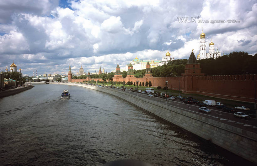 无人,家,横图,室外,白天,正面,度假,美景,植物,城市风光,城市,轮船,船,欧洲,俄罗斯,亚洲,阴影,波纹,飞溅,溅,光线,液体,影子,房屋,屋子,景观,水滴,云,云朵,公寓,首都,云彩,娱乐,洋房,楼房,住宅,水珠,树,树木,蓝色,绿色,白云,蓝天,水纹,天空,阳光,自然,船尾波,交通工具,波浪,天,享受,休闲,景色,放松,生长,晴朗,成长,喷洒,载具,莫斯科,俄联邦,俄罗斯联邦,莫斯科州,五海之港,晴空,彩图,房子,shgzq1