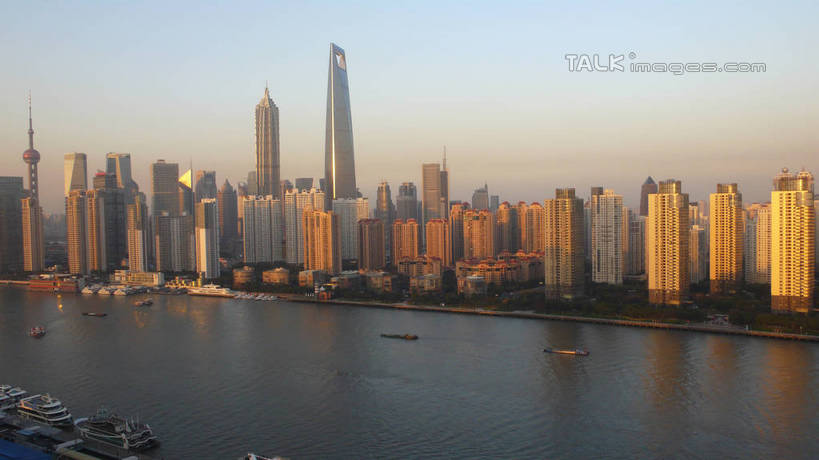 无人,高楼大厦,横图,全景,室外,白天,正面,度假,河流,美景,水,天际线,城市风光,标志建筑,城市,大厦,地标,建筑,轮船,摩天大楼,船,上海,中国,亚洲,河水,景观,水流,建筑群,娱乐,建设,东方明珠,黄浦江,金茂大厦,浦东,天空,交通工具,外滩,天,享受,休闲,景色,放松,环球金融中心,申,载具,电视塔,柏悦酒店,国际贸易金融中心,合生国际大厦,花旗集团大厦,金融中心,陆家嘴,陆家嘴金融中心,浦东新区,上海环球金融中心,香格里拉酒店,震旦国际大楼,东亚,东方明珠电视塔,上海市,中华人民共和国,沪,华东地区,彩图,大楼,高层建筑,高楼,摩天楼,黄埔滩,上海外滩,外黄埔滩,shgzq1