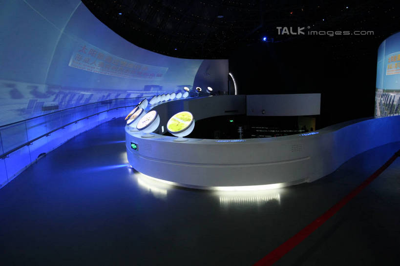 无人,横图,室内,白天,正面,旅游,度假,显示器,标志建筑,地标,建筑,上海,中国,亚洲,阴影,光线,屏幕,影子,走道,走廊,过道,灯光,娱乐,显示屏,建设,享受,休闲,世界气象馆,上海世博馆,世博馆,上海世博会,世博,世博会,旅游胜地,放松,申,输出设备,东亚,气象馆,世博园,上海市,中华人民共和国,沪,华东地区,彩图,shgzq1