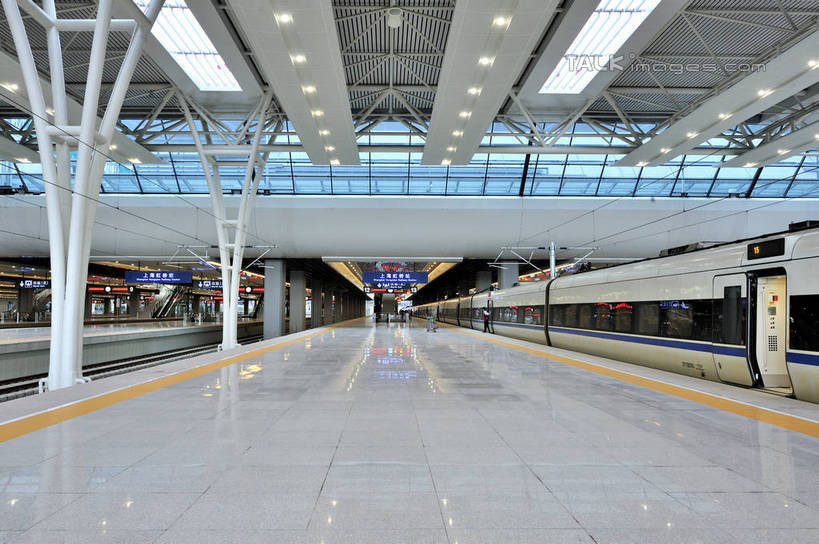 无人,横图,室内,白天,正面,消失点,旅游,度假,标志建筑,地标,建筑,照明,上海,中国,亚洲,阴影,光线,影子,走道,走廊,过道,灯光,娱乐,建设,顶灯,灯,灯具,享受,休闲,旅游胜地,放松,照亮,申,照明设备,东亚,长宁区,虹桥枢纽,上海市,中华人民共和国,沪,华东地区,彩图,没影点,灭点,虹桥综合交通枢纽,shlbh1