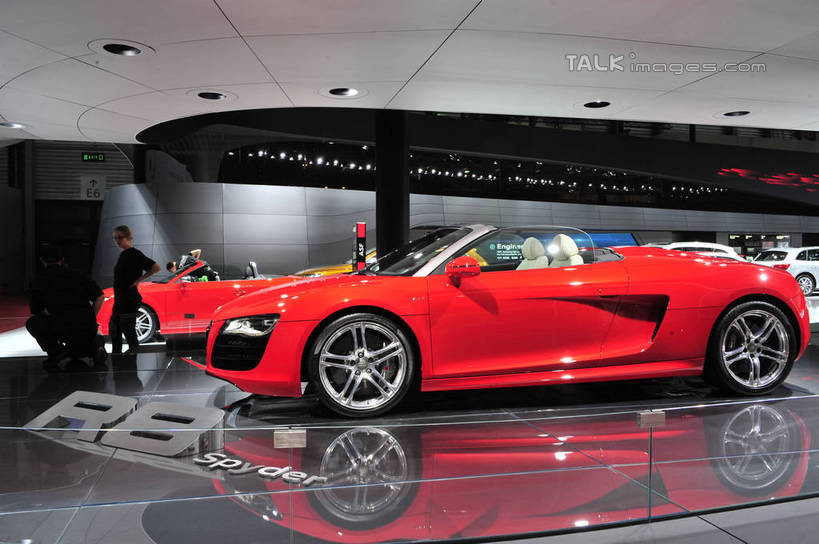 东方人,一个人,站,横图,室内,白天,旅游,度假,标志建筑,地标,建筑,汽车,帽子,照明,上海,中国,亚洲,仅一个男性,仅一个人,停靠,阴影,服装,光线,瓷砖,地砖,影子,灯光,地面,跑车,休闲装,黄种人,娱乐,建设,运动帽,手叉腰,浦东,顶灯,车,灯,仅一个年轻男性,背面,衣服,红色,灯具,交通工具,叉腰,站着,享受,休闲,休闲服,展示,鸭舌帽,旅游胜地,放松,服饰,展览,车展,奥迪,照亮,申,照明设备,停泊,载具,敞篷跑车,浦东新区,东亚,上海新国际博览中心,上海市,龙阳路,中华人民共和国,沪,华东地区,单手叉腰,男人,男性,年轻男性,亚洲人,站立,彩图,全身,汽车展览,shlbh1