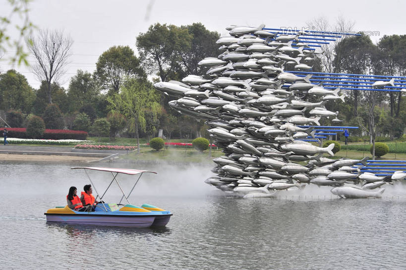 东方人,两个人,坐,横图,室外,白天,侧面,爱情,旅游,度假,草地,草坪,石头,美景,树林,植物,船,上海,中国,亚洲,一堆,许多,堆叠,堆积,救生衣,石子,景观,很多,浪漫,注视,黄种人,娱乐,浦东,草,树,树木,绿色,天空,自然,交通工具,天,观察,看,享受,休闲,温暖,温馨,假山,景色,恩爱,放松,恋人,充气,游乐设施,生长,成长,观看,堆,救生背心,申,和睦,察看,舟,救生,关注,自然风光,载具,脚踏船,浦东新区,东亚,上海市,上海鲜花港,龙阳路,中华人民共和国,沪,华东地区,浮水衣,男人,男性,年轻男性,年轻女性,女人,女性,亚洲人,情侣,石块,坐着,彩图,全身,伴侣,融洽,shlbh1