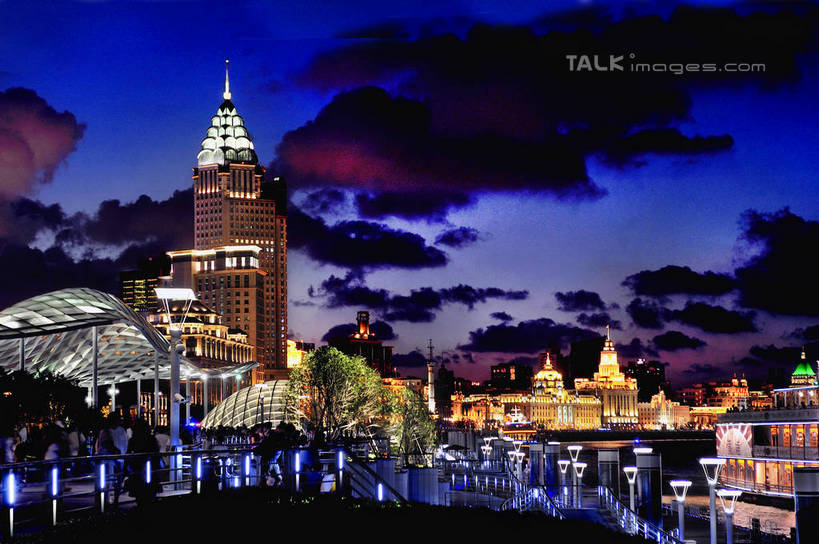 无人,高楼大厦,横图,全景,室外,白天,正面,度假,美景,日落,天际线,植物,城市风光,城市,大厦,建筑,摩天大楼,上海,中国,亚洲,阴影,光线,影子,景观,晚霞,霞光,落日,灯光,背光,娱乐,建设,黄浦江,树,树木,绿色,自然,黄昏,外滩,享受,休闲,景色,彩霞,放松,生长,成长,上海大厦,申,逆光,黄浦区,浦西,东亚,万国建筑博览群,外滩万国建筑博览群,上海总会,亚细亚大楼,东风饭店,有利大楼,日清大楼,中国通商银行大楼,招商局大楼,大北电报公司大楼,浦东发展银行大楼,上海海关大楼,交通银行大楼,华俄道胜银行大楼,台湾银行大楼,麦加利银行大楼,友邦大厦,和平饭店南楼,和平饭店北楼,中国银行大楼,怡泰邮船大楼,正金大楼,怡和洋行大楼,东方大楼,英国领事馆,俄罗斯总领事馆,气象信号台,中山东一路,上海市,中华人民共和国,沪,华东地区,夕照,薄暮,夕阳,彩图,傍晚,大楼,高层建筑,高楼,摩天楼,黄埔滩,上海外滩,外黄埔滩,斜阳,shlyb1