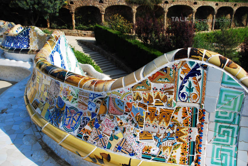 无人,公园,横图,室外,白天,正面,度假,绘画,美景,植物,城市风光,城市,西班牙,欧洲,巴塞罗那,一排,阴影,艺术,整齐,装饰,光线,影子,柱子,墙,景观,文化,娱乐,桂尔公园,壁画,墙壁,墙面,树,树木,排列,绿色,阳光,自然,享受,休闲,景色,放松,生长,成长,华丽,修饰,点缀,队列,南欧,首府,加泰罗尼亚,西班牙王国,衬托,美观,雅致,雅观,画画,彩图,shqxy1