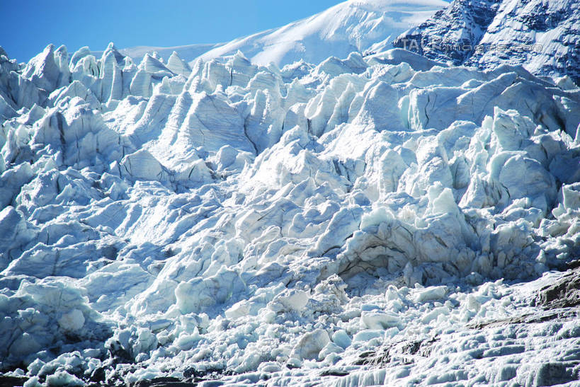 无人,横图,室外,白天,正面,旅游,度假,石头,美景,山,雪,雪山,大雪,中国,亚洲,阴影,光线,石子,影子,冰,积雪,景观,山顶,山峰,雪景,冬季,冬天,山峦,娱乐,宁金抗沙峰,西藏,蓝色,蓝天,天空,阳光,自然,天,享受,休闲,景色,放松,寒冷,晴朗,冰冷,自然风光,藏,东亚,西藏自治区,沉积岩,日喀则,日喀则市,万里无云,中华人民共和国,西南地区,严寒,冰凉,酷寒,凛冽,凛凛,极冷,山南,山南市,颠峰,极峰,江孜,江孜县,水成岩,石块,岩石,晴空,晴空万里,彩图,浪卡子,浪卡子县,仁布,仁布县,shqxy1
