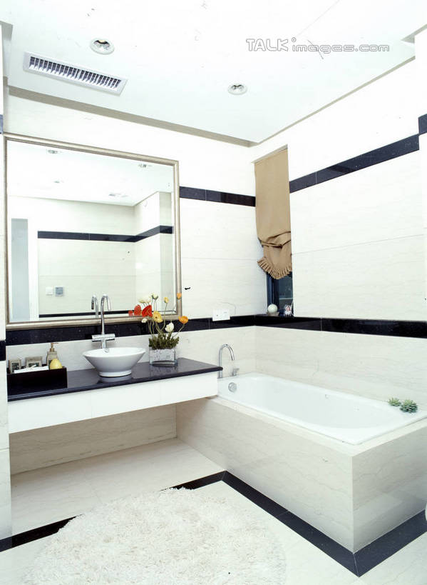 无人,家,竖图,室内,白天,正面,别墅,窗户,家具,镜子,卫生间,浴室,装修,建筑,欧式,装饰,瓷砖,地砖,水槽,水龙头,房屋,屋子,公寓,地面,豪华,建设,现代,水斗,装潢,洋房,楼房,开关,玻璃窗,住宅,室内装潢,浴缸,打开,样板房,明亮,阀门,镜像,舒适,家居装潢,开启,镜面,房屋设计,地中海风格,古典风格,简约风格,卫浴设备,室内设计,宽敞,样板房装潢,水咀,水管装置,设计,淋浴房,彩图,冲凉房,房子,沐浴间,沐浴室,shrj1