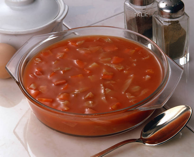 无人,横图,俯视,室内,特写,白天,烹饪,西餐,餐桌,桌子,厨具,玻璃,金属制品,阴影,反射,金属,锅子,滤器,砂锅,影子,勺子,陶瓷,蛋,鸡蛋,汤,料理,食品,陶瓷制品,锅,菜肴,美食,玻璃制品,食物,一个,瓶子,容器,碗,罗宋汤,西式,佳肴,单个,餐台,锅具,储藏,储存,漏勺,烹饪用具,卵,羹汤,烹调用具,烹调,彩图,高角度拍摄,鸡卵,鸡子,贮存,shrj1