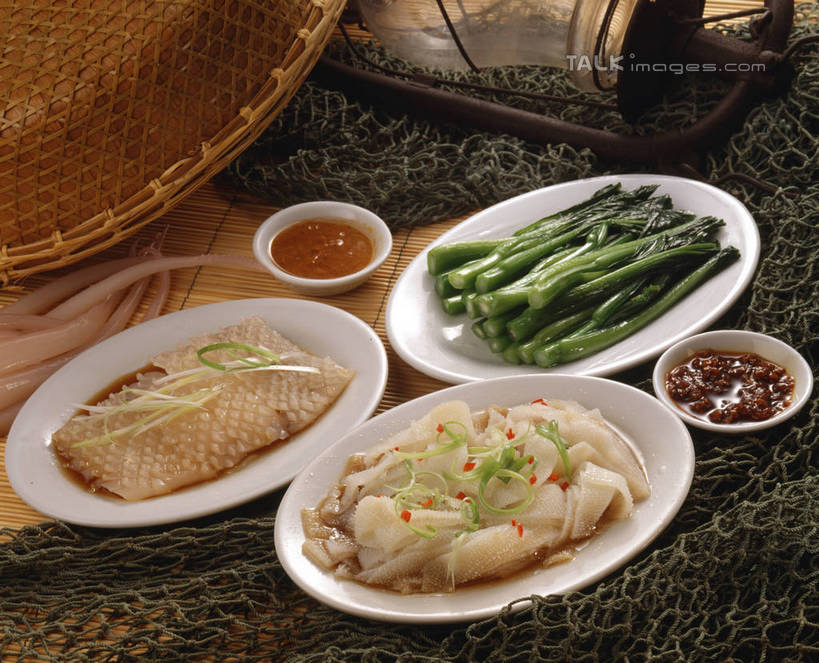 无人,交叉,横图,俯视,室内,特写,白天,烹饪,中餐,餐桌,桌子,竹子,餐具,阴影,竹制,编织,反射,碟子,篮子,盘,影子,陶瓷,调料,酱料,酱汁,肉,佐料,牛肉,料理,食品,陶瓷制品,调味品,调味料,酱,菜肴,美食,肉类,食物,盘子,餐巾,容器,竹篮,碟,碗,中式,佳肴,餐台,储藏,竹条,交织,竹制品,储存,毛肚,肉食,百叶,牛百叶,穿插,保洁方巾,口布,彩图,高角度拍摄,牛肚,肚尖,牛胃,贮存,shrj1