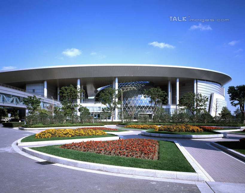 无人,横图,室外,白天,正面,度假,草地,草坪,美景,植物,城市风光,标志建筑,城市,道路,地标,建筑,路,上海,中国,亚洲,盛开,图形,景观,云,云朵,建筑群,小路,交通,几何,花蕾,云彩,娱乐,建设,浦东,草,花,花瓣,花朵,鲜花,树,树木,蓝色,绿色,白云,蓝天,天空,自然,天,花苞,花蕊,享受,休闲,球体,景色,放松,生长,晴朗,成长,申,数学,国际会展中心,浦东新区,东亚,上海市,中华人民共和国,沪,华东地区,晴空,彩图,几何图形,立体几何,立体图形,上海国际会展中心,shrj1