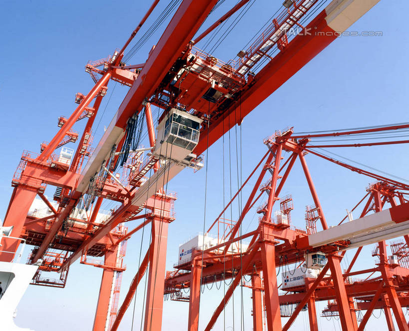 无人,码头,横图,室外,白天,仰视,度假,技术,美景,城市风光,城市,港口,建筑,景观,娱乐,设备,施工,蓝色,蓝天,天空,天,享受,休闲,机械,起重机,景色,放松,晴朗,工程,万里无云,集装箱码头,晴空,晴空万里,彩图,低角度拍摄,摆渡口,埠头,渡口,渡头,港湾,海港,货运码头,口岸,商港,shrj1