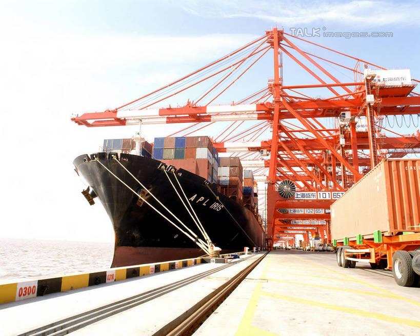 无人,码头,横图,室外,白天,仰视,度假,技术,美景,城市风光,城市,港口,建筑,船,阴影,光线,影子,景观,云,云朵,集装箱,云彩,娱乐,设备,货柜,施工,蓝色,白云,蓝天,天空,阳光,箱子,交通工具,天,享受,休闲,机械,起重机,景色,放松,运输,晴朗,工程,载具,货船,物流,集装箱码头,晴空,彩图,低角度拍摄,摆渡口,埠头,渡口,渡头,港湾,海港,货运码头,口岸,商港,商船,shrj1