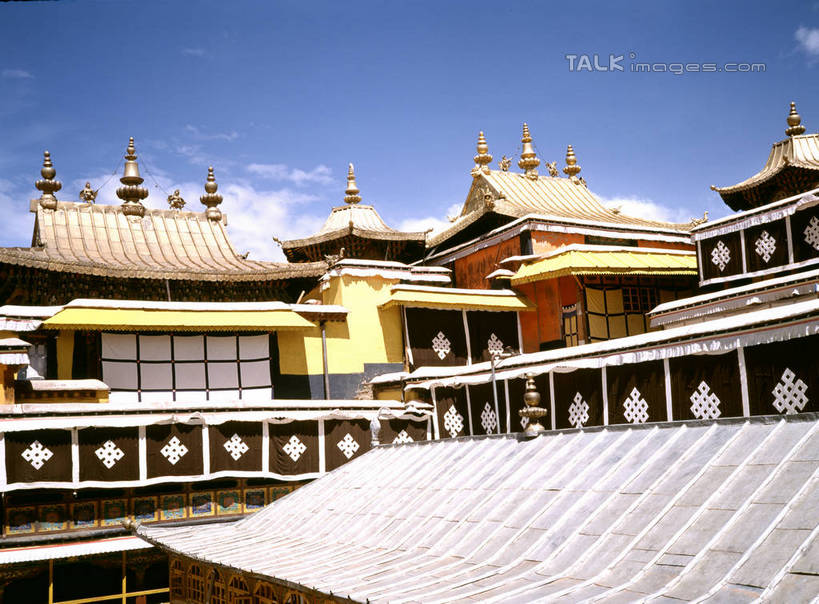 无人,寺庙,横图,室外,白天,正面,旅游,度假,名胜古迹,标志建筑,地标,建筑,阴影,节日,遗迹,光线,影子,云,云朵,燃烧,云彩,古迹,文化,文物,娱乐,建设,古建筑,蓝色,白云,蓝天,天空,阳光,香火,庙宇,天,祈祷,享受,休闲,健康,旅游胜地,放松,许愿,宗教,信仰,晴朗,纪念,祈求,古文明,道观,平安,晴空,彩图,庙,寺,shrj1