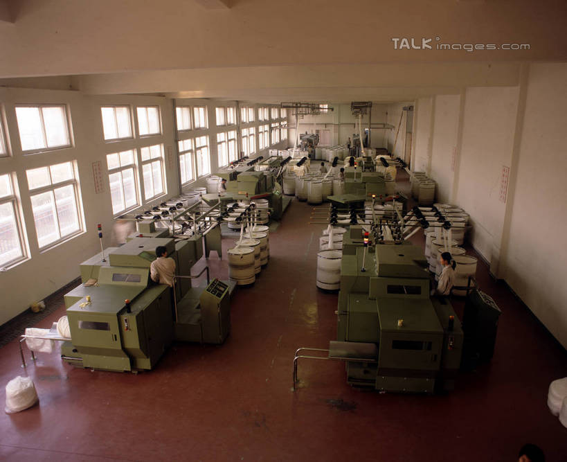 无人,工厂,搬运,横图,俯视,室内,白天,车间,机器,流水线,窗户,传输,玻璃窗,工业,运输,制造,机床,传送带,便利,传送,载具,传输带,车床,方便,彩图,高角度拍摄,制造厂,工具机,工作母机,生产工厂,shrj1