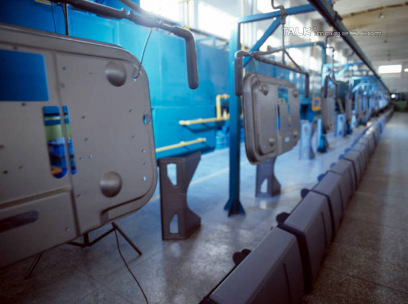 无人,工厂,搬运,横图,室内,白天,正面,车间,机器,流水线,窗户,一排,整齐,传输,玻璃窗,排列,机械,工业,运输,传送带,便利,传送,队列,载具,传输带,方便,彩图,制造厂,生产工厂,shrj1