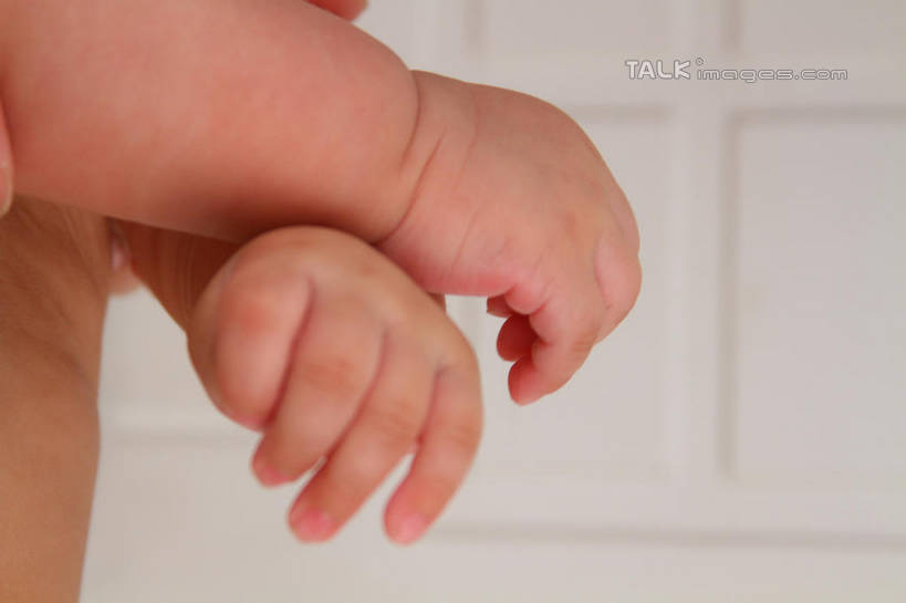 东方人,婴儿,儿童,手,一个人,横图,室内,特写,白天,背景,侧面,纯洁,亚洲,双手,仅一个人,黄种人,小孩,手部,可爱,摄影,活泼,影棚,宝宝,纯真,烂漫,无邪,伶俐,天真,亚洲人,孩子,半身,布景,彩图,影棚拍摄,拍摄,shsc1