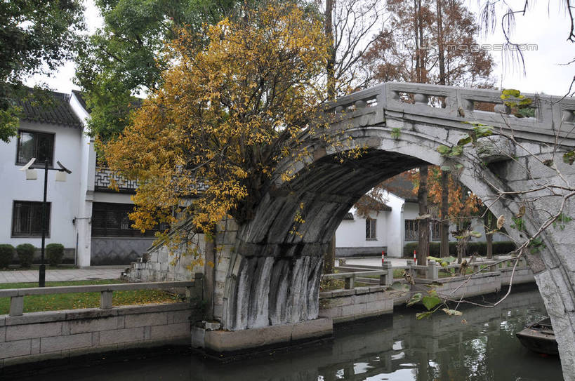 无人,家,横图,室外,白天,正面,旅游,度假,河流,石头,名胜古迹,水,植物,标志建筑,地标,建筑,上海,中国,亚洲,遗迹,石子,房屋,屋子,河水,水流,桥,古迹,文物,娱乐,建设,古建筑,石桥,楼房,拱桥,住宅,栈桥,树,树木,绿色,倒影,自然,享受,休闲,旅游胜地,放松,拱形,生长,成长,人行桥,石拱桥,申,倒映,青浦区,古文明,东亚,上海市,中华人民共和国,沪,华东地区,反照,练塘,练塘镇,石块,彩图,房子,shsgf1