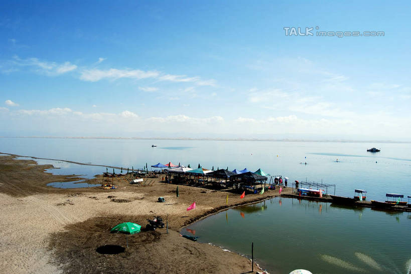 无人,横图,室外,白天,正面,旅游,度假,荒凉,河流,美景,水,中国,亚洲,阴影,光线,伞,影子,雨伞,遮阳伞,河水,景观,水流,云,云朵,云彩,娱乐,阳伞,蓝色,白云,蓝天,天空,阳光,自然,天,享受,休闲,景色,放松,晴朗,太阳伞,自然风光,东亚,新疆,库尔勒,中华人民共和国,新疆维吾尔自治区,西北地区,巴音郭楞,巴音郭楞蒙古自治州,荒地,荒芜,晴空,彩图,新,shsgf1