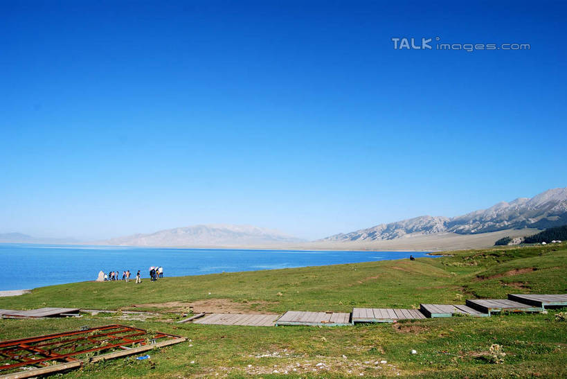 无人,横图,室外,白天,正面,旅游,度假,草地,草坪,湖,湖泊,美景,水,植物,中国,亚洲,阴影,光线,影子,湖面,景观,水流,水面,娱乐,草,蓝色,绿色,蓝天,天空,阳光,自然,湖水,天,享受,休闲,景色,放松,晴朗,自然风光,东亚,新疆,赛里木湖,万里无云,中华人民共和国,新疆维吾尔自治区,西北地区,博尔塔拉,博尔塔拉蒙古自治州,晴空,晴空万里,彩图,博乐,博乐市,新,shsgf1