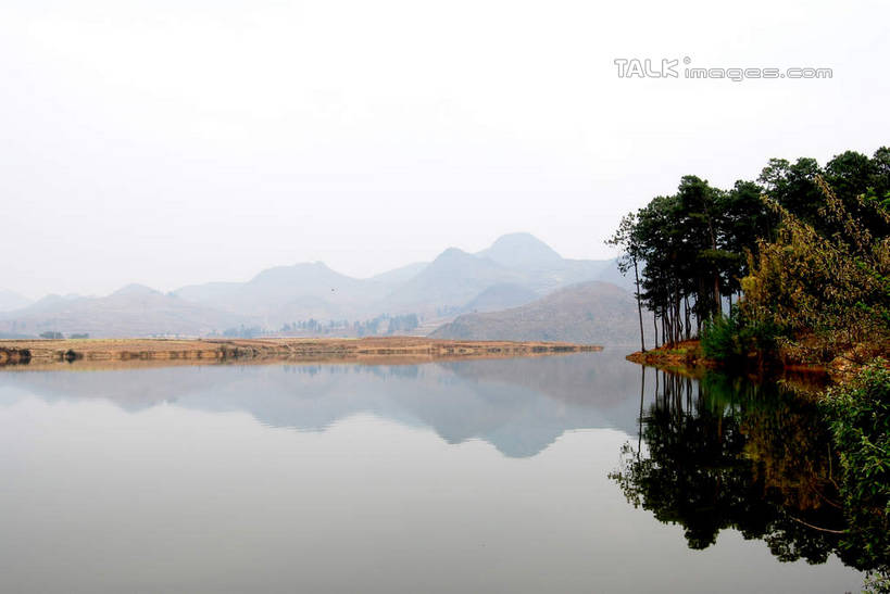 无人,横图,室外,白天,正面,旅游,度假,湖,湖泊,美景,山,山脉,水,植物,中国,亚洲,波纹,湖面,景观,山峰,水流,水面,涟漪,山峦,娱乐,云南,树,树木,绿色,倒影,水纹,天空,自然,波浪,湖水,群山,天,享受,休闲,景色,放松,生长,成长,倒映,自然风光,东亚,云南省,普者黑,中华人民共和国,水晕,西南地区,滇,文山,文山州,文山壮族苗族自治州,反照,彩图,丘北县,shsgf1