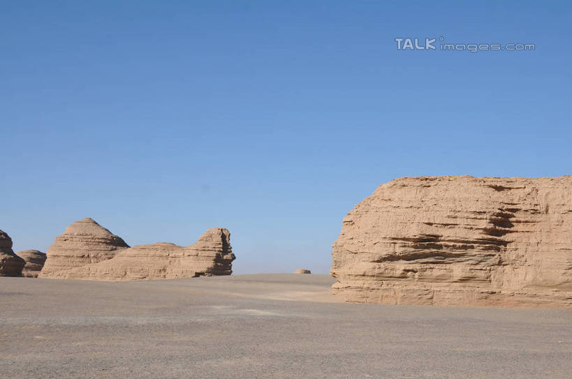 无人,横图,室外,白天,正面,旅游,度假,石头,美景,沙漠,山,山脉,敦煌,中国,亚洲,阴影,光线,石子,影子,景观,山峰,山峦,娱乐,蓝色,蓝天,天空,阳光,自然,群山,天,享受,休闲,景色,放松,晴朗,自然风光,东亚,甘肃,甘肃省,万里无云,中华人民共和国,西北地区,甘,酒泉,酒泉市,小方盘城,玉门关,大漠,砂漠,石块,岩石,晴空,晴空万里,彩图,shsgf1