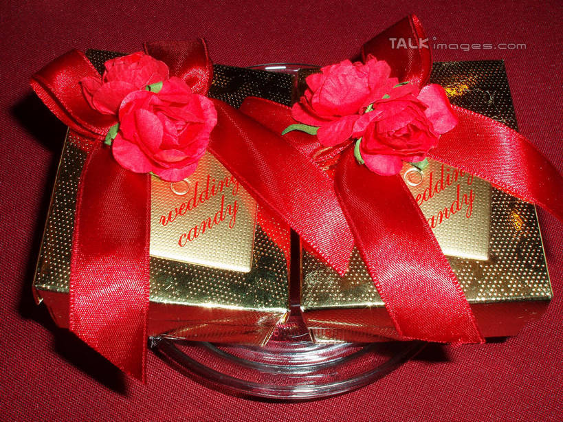 无人,横图,俯视,室内,特写,白天,婚礼,快乐,静物,餐具,礼盒,礼物,阴影,庆祝,反射,英文,标志,布料,碟子,盘,丝绸,丝带,文字,影子,纸盒,字符,字母,缎带,贺卡,结婚,祝福,布纹,文化,标识,绸带,盒子,桌布,两个,一个,红色,包装盒,盘子,餐巾,卡片,礼品盒,碟,台布,喜庆,礼品,单个,纪念,英文字母,礼仪,祝愿,餐桌布,彩图,高角度拍摄,高兴,shslj1