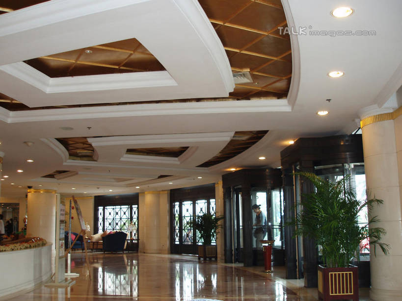 无人,横图,室内,白天,正面,旅游,度假,植物,地板,标志建筑,地标,建筑,酒店,照明,上海,中国,亚洲,阴影,光线,盆栽,影子,柱子,墙,灯光,盆景,地面,娱乐,建设,顶灯,木地板,墙壁,墙面,灯,绿色,自然,灯具,享受,休闲,旅游胜地,放松,水上乐园,奉贤区,生长,成长,照亮,申,照明设备,东亚,上海市,中华人民共和国,沪,华东地区,彩图,旅店,碧海金沙水上乐园,shslj1