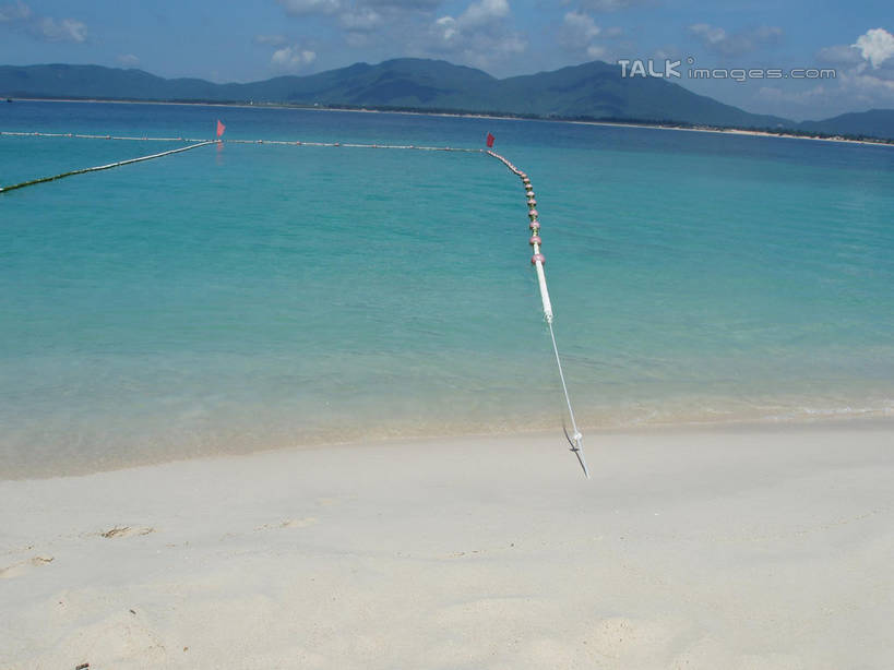 无人,横图,室外,白天,正面,旅游,度假,海浪,海洋,美景,沙滩,山,山脉,三亚,中国,亚洲,阴影,光线,沙子,影子,海岸,景观,浪花,山峰,云,云朵,沙地,山峦,云彩,娱乐,海南,蓝色,白云,蓝天,天空,阳光,自然,海水,群山,天,享受,休闲,景色,放松,海南省,晴朗,自然风光,海景,东亚,三亚市,中华人民共和国,华南地区,琼,大海,风浪,海,海水的波动,海滩,近岸浪,涌浪,晴空,彩图,shslj1