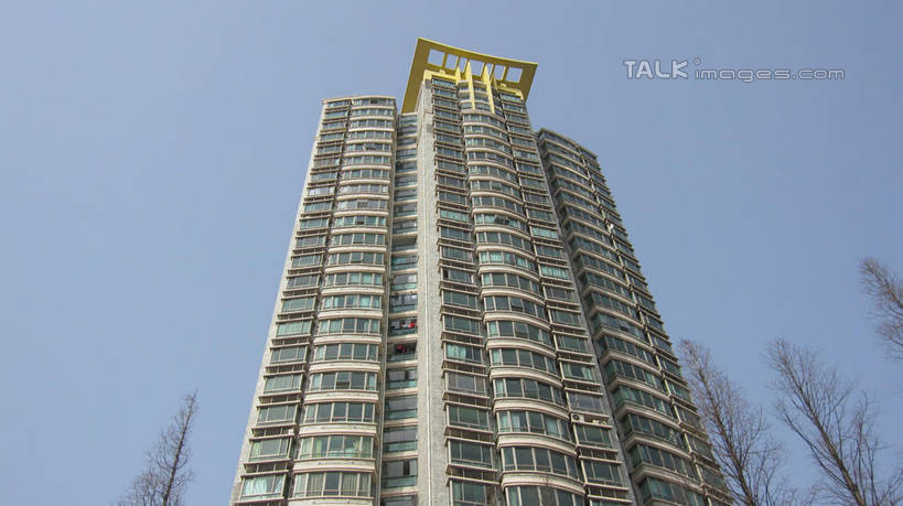 无人,高楼大厦,横图,室外,白天,仰视,度假,美景,植物,城市风光,城市,大厦,建筑,摩天大楼,上海,中国,亚洲,阴影,光线,影子,景观,娱乐,树,树木,蓝色,绿色,蓝天,天空,阳光,自然,楼宇,天,享受,休闲,景色,放松,锦江乐园,生长,晴朗,成长,申,东亚,闵行区,上海市,万里无云,中华人民共和国,沪,华东地区,晴空,晴空万里,彩图,低角度拍摄,大楼,高层建筑,高楼,摩天楼,shslj1