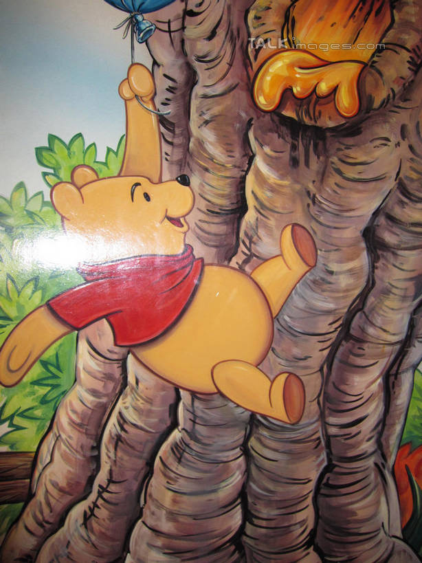 蜂蜜,无人,游乐园,伸展双臂,笑,攀登,微笑,露齿笑,竖图,室外,白天,侧面,度假,绘画,美景,植物,城市风光,城市,游乐场,熊,东京,日本,亚洲,服装,艺术,装饰,墙,景观,注视,休闲装,文化,娱乐,壁画,墙壁,墙面,树,树木,衣服,红色,绿色,自然,观察,看,享受,休闲,休闲服,爬,迪斯尼乐园,卡通,维尼熊,景色,放松,服饰,生长,成长,观看,华丽,修饰,点缀,察看,关注,单纯,花蜜,东亚,本州,关东地方,本州岛,日本国,东京都,止痛,衬托,美观,雅致,雅观,解毒,乐园,主题公园,冬酿,石蜜,天真,敞开双臂,画画,攀爬,伸开双臂,展开双肩,张开手臂,张开双臂,半身,彩图,人造公园,主题乐园,维尼,小熊维尼,东京迪斯尼乐园,shslj1