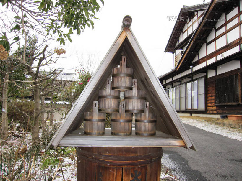 无人,家,木屋,横图,室外,白天,正面,旅游,度假,安全,植物,道路,建筑,路,消防栓,日本,亚洲,瓦片,屋顶,小路,交通,顶棚,瓦,娱乐,住宅,树,树木,绿色,自然,享受,休闲,放松,建造,乡间小路,生长,成长,马笼宿,消防,灭火,东亚,屋瓦,本州,本州岛,日本国,中部地方,岐阜,岐阜县,县厅,消防器材,彩图,茅舍,茅屋,棚屋,小木屋,小屋,岐阜市,马笼,shslj1