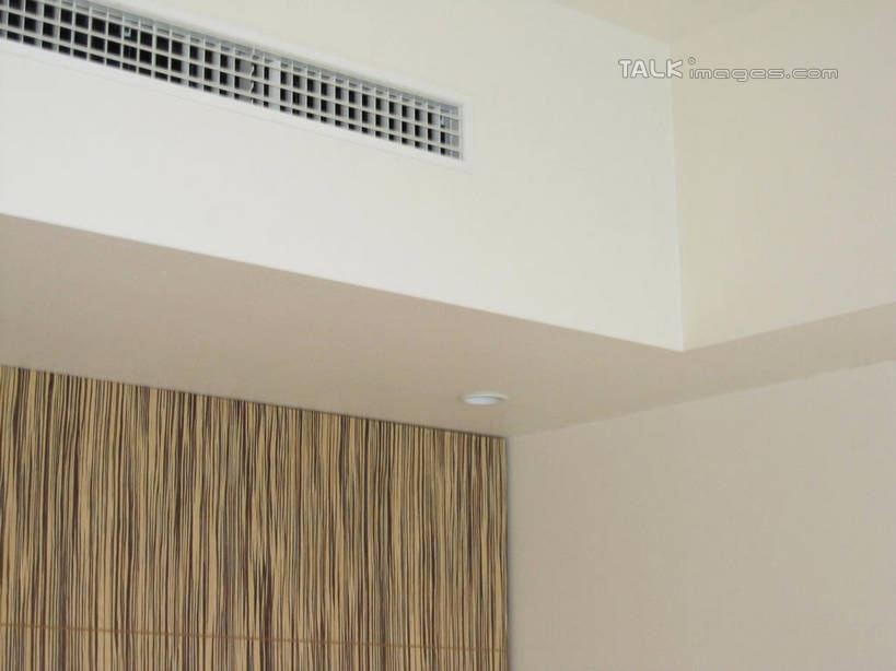 无人,横图,室内,白天,仰视,酒店,照明,阴影,光线,电器,影子,墙,灯光,顶灯,墙壁,墙面,灯,空调,白色,灯具,照亮,调节,舒适,家电,家用电器,照明设备,调整,空气调节器,彩图,低角度拍摄,旅店,shslj1