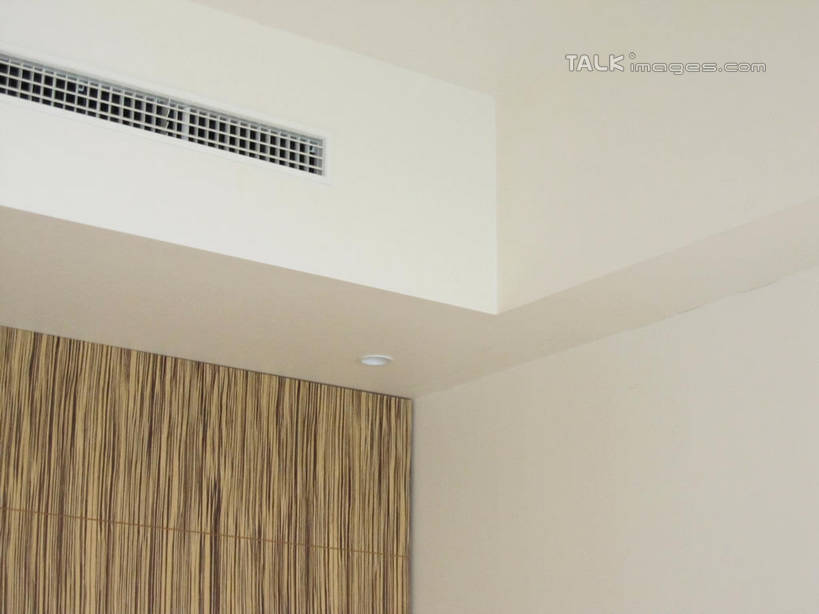 无人,横图,室内,白天,仰视,酒店,照明,阴影,光线,电器,影子,墙,灯光,顶灯,墙壁,墙面,灯,空调,白色,灯具,照亮,调节,舒适,家电,家用电器,照明设备,调整,空气调节器,彩图,低角度拍摄,旅店,shslj1