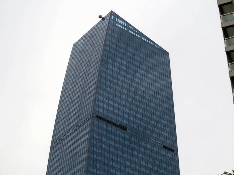 无人,家,高楼大厦,商店,横图,室外,白天,仰视,购物,度假,消费,美景,城市风光,标志建筑,超市,城市,大厦,地标,建筑,摩天大楼,商场,上海,中国,亚洲,房屋,屋子,景观,公寓,娱乐,建设,洋房,楼房,住宅,天空,天,享受,休闲,景色,放松,金融,百货,申,选购,贸易,百货公司,东亚,长宁区,龙之梦购物中心,上海市,中华人民共和国,沪,华东地区,血拼,彩图,低角度拍摄,房子,大楼,高层建筑,高楼,购物商场,购物中心,摩天楼,商业中心,龙之梦,shslj1