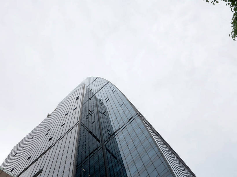 无人,高楼大厦,商店,横图,室外,白天,仰视,购物,度假,消费,美景,植物,窗户,落地窗,城市风光,标志建筑,超市,城市,大厦,地标,建筑,摩天大楼,商场,上海,中国,亚洲,一排,许多,整齐,并列,并排,景观,很多,娱乐,建设,玻璃窗,树,树木,排列,蓝色,绿色,天空,自然,天,享受,休闲,景色,放松,金融,百货,生长,成长,申,队列,平行,选购,玻璃幕墙,贸易,百货公司,东亚,长宁区,龙之梦购物中心,上海市,中华人民共和国,沪,华东地区,血拼,彩图,低角度拍摄,大楼,高层建筑,高楼,购物商场,购物中心,摩天楼,商业中心,龙之梦,shslj1