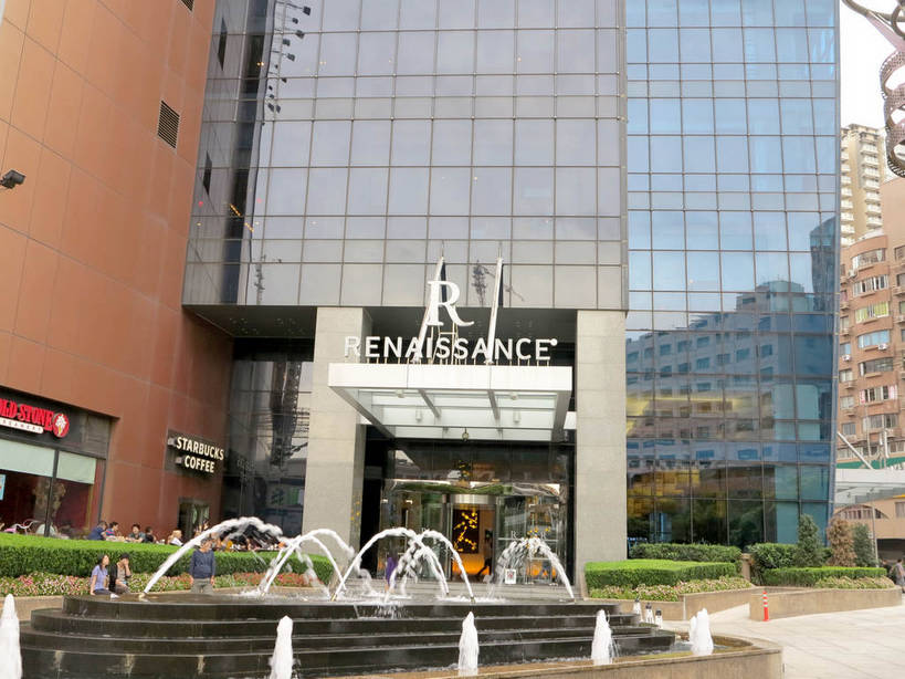 无人,高楼大厦,商店,横图,室外,白天,正面,购物,度假,消费,美景,水,植物,城市风光,标志建筑,超市,城市,大厦,地标,建筑,摩天大楼,喷泉,商场,上海,中国,亚洲,飞溅,溅,英文,标志,文字,液体,字符,字母,景观,水滴,文化,娱乐,标识,建设,水珠,树,树木,绿色,自然,品味,享受,休闲,景色,放松,金融,百货,生长,成长,英文字母,申,喷洒,水景,选购,贸易,百货公司,东亚,长宁区,龙之梦购物中心,上海市,中华人民共和国,沪,华东地区,美观,血拼,设计,彩图,大楼,高层建筑,高楼,购物商场,购物中心,摩天楼,商业中心,龙之梦,shslj1