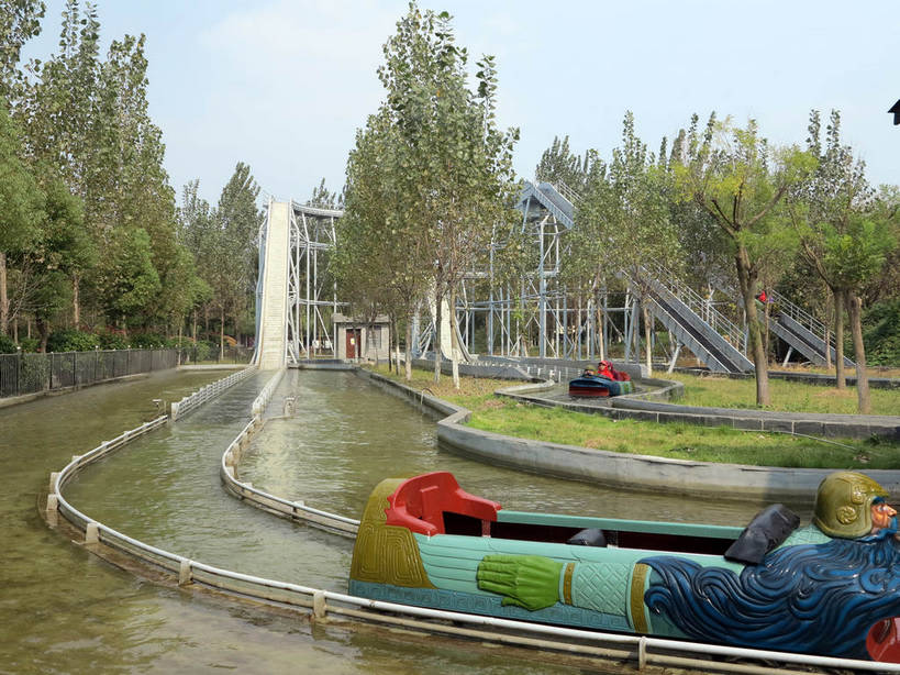 无人,横图,室外,白天,正面,旅游,度假,游戏,草地,草坪,美景,水,植物,太湖,中国,亚洲,阴影,波纹,光线,影子,景观,水流,涟漪,玩,娱乐,江苏,无锡,草,树,树木,蓝色,绿色,倒影,蓝天,水纹,天空,阳光,自然,波浪,天,享受,休闲,景色,放松,游乐设施,生长,晴朗,成长,活动,倒映,发泄,消遣,智力,自然风光,激流勇进,东亚,三国城,江苏省,万里无云,中华人民共和国,华东地区,苏,水晕,宣泄,无锡市,滑落,游艺设施,反照,爬升,倒转,晴空,晴空万里,玩耍,嬉戏,彩图,shslj1,无锡三国影视城,无锡影视基地