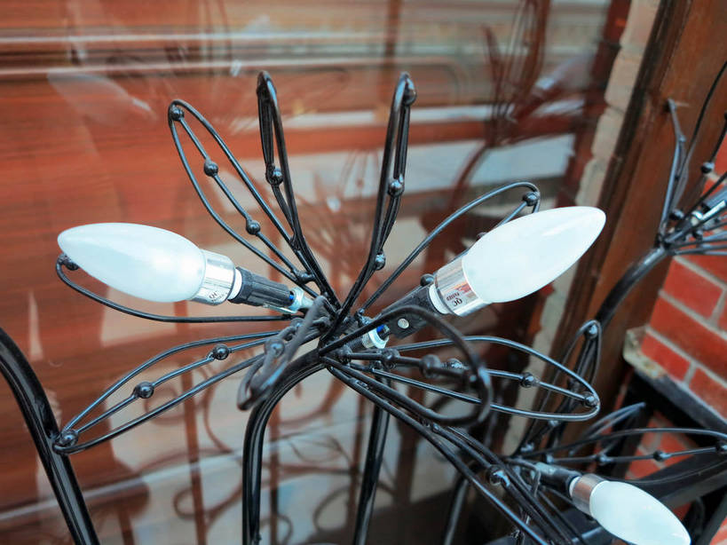 无人,横图,俯视,室内,特写,白天,节能,静物,照明,阴影,环保,反射,灯泡,影子,灯,节能灯,三个,白色,灯具,能源,照亮,低碳,照明工具,荧光灯,火焰灯泡,尖形灯泡,烛形灯泡,彩图,高角度拍摄,shslj1