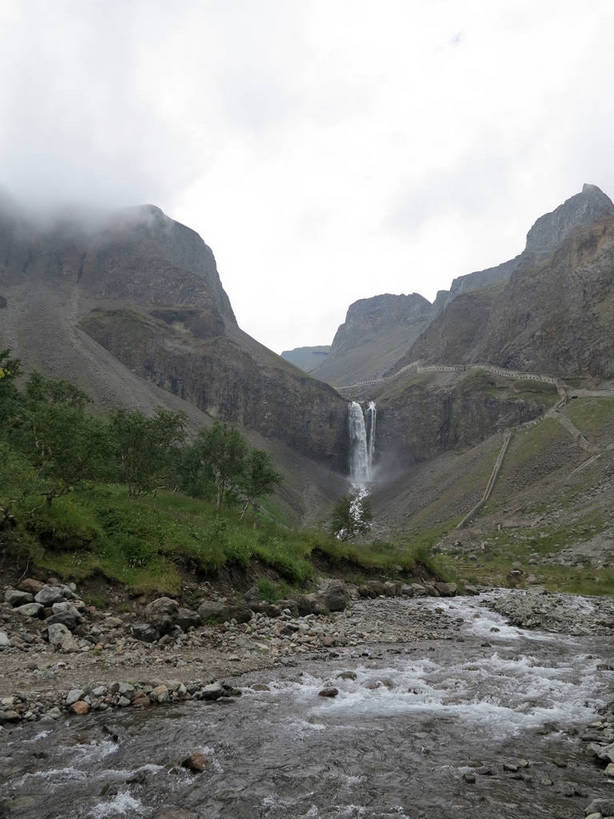 无人,竖图,室外,白天,正面,旅游,度假,草地,草坪,河流,美景,瀑布,沙滩,山,山脉,树林,水,植物,雾,长白山,中国,亚洲,飞溅,朦胧,模糊,溅,沙子,液体,河岸,河水,河滩,景观,山峰,水滴,水流,沙地,山峦,娱乐,水珠,草,树,树木,绿色,天空,小溪,自然,群山,天,溪水,享受,休闲,景色,放松,生长,成长,连绵,迷雾,绵延,喷洒,自然风光,东亚,天池,吉林,吉林省,中华人民共和国,东北地区,吉,联贯,跌水,大雾,彩图,长白山脉,shslj1,长白山瀑布,通天河