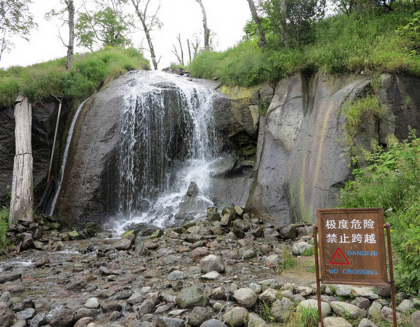 无人,横图,室外,白天,正面,旅游,度假,草地,草坪,石头,美景,瀑布,山脉,树林,水,植物,长白山,中国,亚洲,一堆,许多,堆叠,堆积,飞溅,溅,标志,石子,文字,液体,字符,景观,水滴,很多,娱乐,标识,水珠,草,树,树木,绿色,天空,自然,天,享受,休闲,汉字,景色,放松,生长,成长,堆,喷洒,中文,自然风光,东亚,吉林,吉林省,中华人民共和国,国文,华文,东北地区,吉,跌水,石块,岩石,彩图,长白山脉,shslj1,长白山温泉,聚龙泉