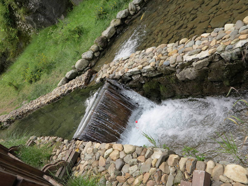 无人,横图,俯视,室外,白天,旅游,度假,草地,草坪,河流,石头,美景,山脉,水,植物,长白山,中国,亚洲,一排,许多,阴影,整齐,并列,并排,光线,石子,影子,河水,景观,水流,很多,娱乐,草,排列,绿色,小溪,阳光,自然,溪水,享受,休闲,鹅卵石,景色,放松,队列,自然风光,平行,按摩石,东亚,吉林,吉林省,中华人民共和国,东北地区,吉,石块,彩图,高角度拍摄,长白山脉,shslj1,长白山温泉,聚龙泉