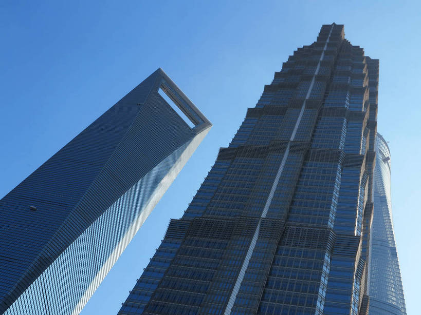 无人,高楼大厦,横图,室外,特写,白天,仰视,旅游,度假,窗户,落地窗,标志建筑,大厦,地标,建筑,摩天大楼,上海,中国,亚洲,一排,许多,阴影,整齐,并列,并排,光线,影子,很多,娱乐,建设,金茂大厦,浦东,玻璃窗,排列,蓝色,蓝天,天空,阳光,天,享受,休闲,旅游胜地,放松,环球金融中心,晴朗,申,队列,平行,玻璃幕墙,金融中心,陆家嘴,陆家嘴金融贸易区,浦东新区,上海环球金融中心,东亚,上海市,万里无云,两幢,中华人民共和国,沪,华东地区,金茂大楼,环球金融中心大厦,晴空,晴空万里,彩图,低角度拍摄,大楼,高层建筑,高楼,摩天楼,shslj1