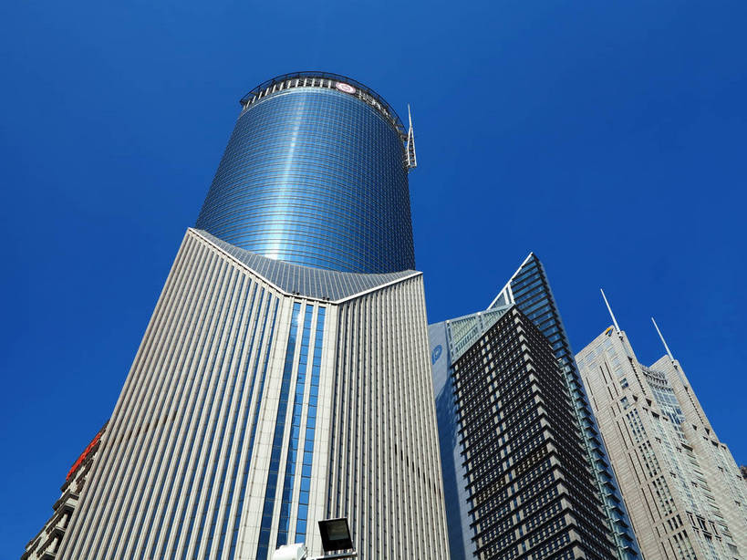 无人,高楼大厦,横图,室外,特写,白天,仰视,度假,美景,窗户,落地窗,城市风光,标志建筑,城市,大厦,地标,建筑,摩天大楼,上海,中国,亚洲,一排,许多,阴影,整齐,并列,并排,光线,影子,景观,建筑群,很多,娱乐,建设,浦东,玻璃窗,中银大厦,排列,蓝色,蓝天,天空,阳光,天,享受,休闲,景色,放松,晴朗,申,队列,平行,玻璃幕墙,金融中心,陆家嘴,陆家嘴金融贸易区,浦东新区,东亚,上海市,万里无云,中华人民共和国,沪,华东地区,交银金融大厦,三幢,晴空,晴空万里,彩图,低角度拍摄,大楼,高层建筑,高楼,摩天楼,上海银行大厦,上海中银大厦,shslj1