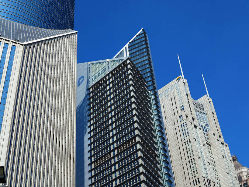 无人,高楼大厦,横图,室外,特写,白天,仰视,度假,美景,窗户,落地窗,城市风光,标志建筑,城市,大厦,地标,建筑,摩天大楼,上海,中国,亚洲,一排,许多,阴影,整齐,并列,并排,光线,影子,景观,建筑群,很多,娱乐,建设,浦东,玻璃窗,中银大厦,排列,蓝色,蓝天,天空,阳光,天,享受,休闲,景色,放松,晴朗,申,队列,平行,玻璃幕墙,金融中心,陆家嘴,陆家嘴金融贸易区,浦东新区,东亚,上海市,万里无云,中华人民共和国,沪,华东地区,交银金融大厦,三幢,晴空,晴空万里,彩图,低角度拍摄,大楼,高层建筑,高楼,摩天楼,上海银行大厦,上海中银大厦,shslj1