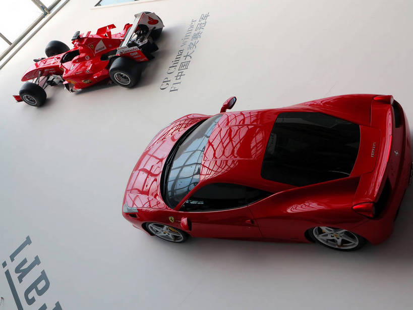 无人,博物馆,横图,俯视,室内,白天,旅游,度假,标志建筑,地标,建筑,汽车,赛车,上海,中国,亚洲,两辆,研究,跑车,教育,娱乐,建设,车,红色,交通工具,享受,休闲,上海世博馆,世博馆,上海世博会,世博,世博会,旅游胜地,放松,展览,申,欣赏,载具,一级方程式,陈列,东亚,世博园,意大利馆,法拉利,一级方程式赛车,上海市,中华人民共和国,沪,华东地区,典藏,彩图,高角度拍摄,世界一级方程式锦标赛,f1赛车,意大利国家馆,shslj1